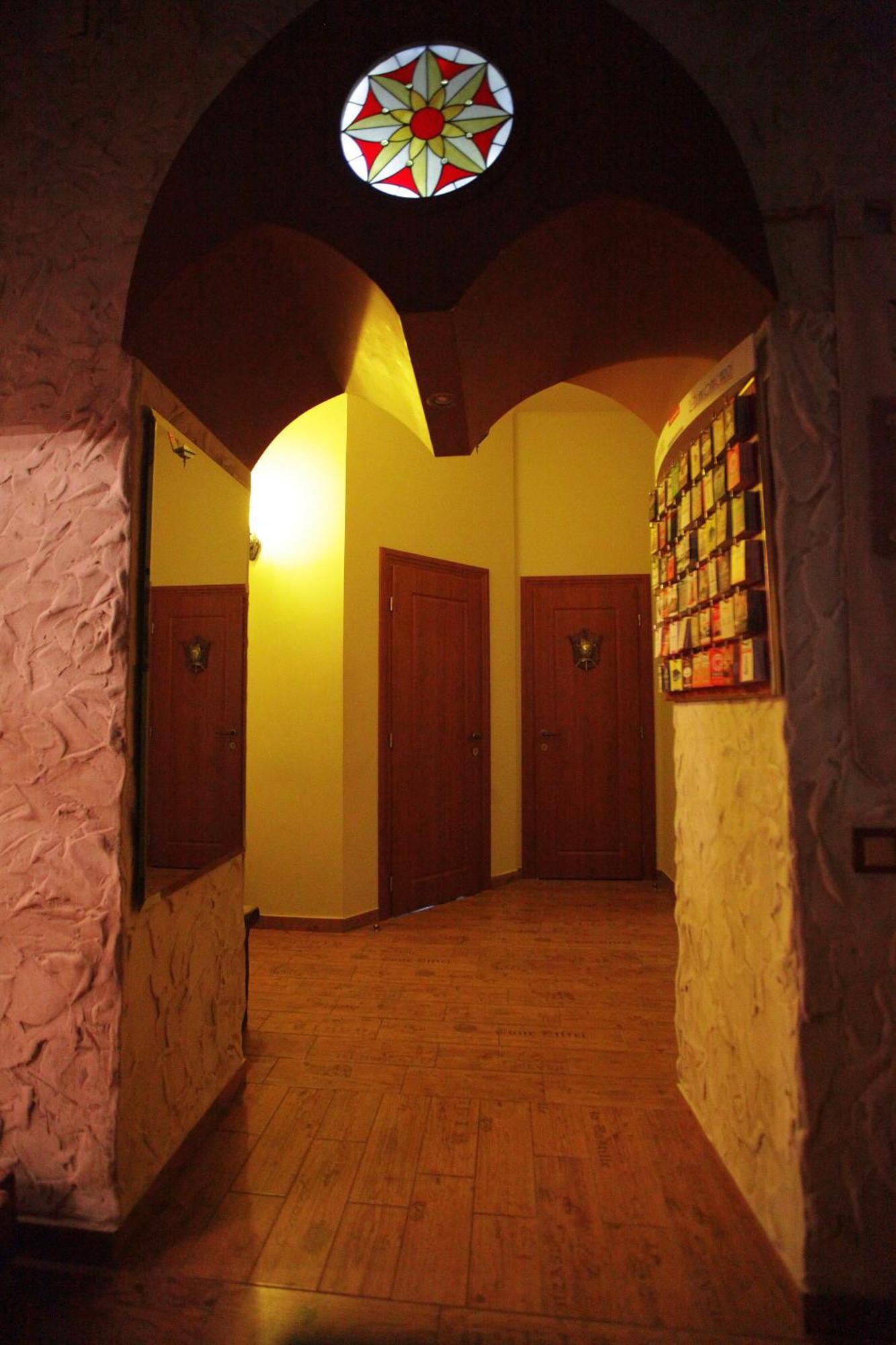 Ghostel - Medieval Hostel ลวีฟ ภายนอก รูปภาพ