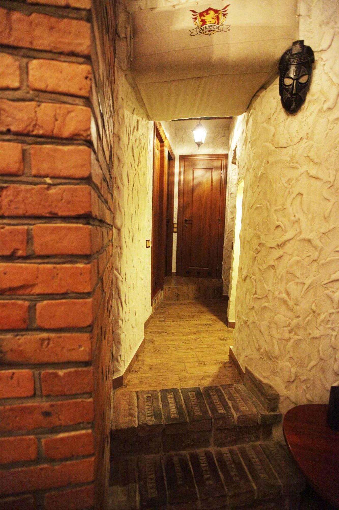 Ghostel - Medieval Hostel ลวีฟ ภายนอก รูปภาพ