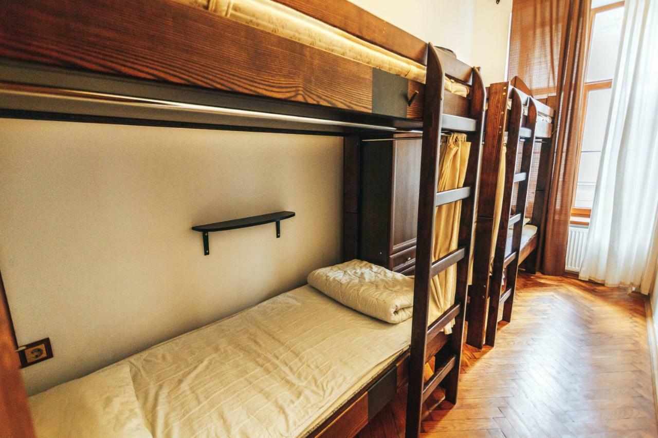 Ghostel - Medieval Hostel ลวีฟ ภายนอก รูปภาพ