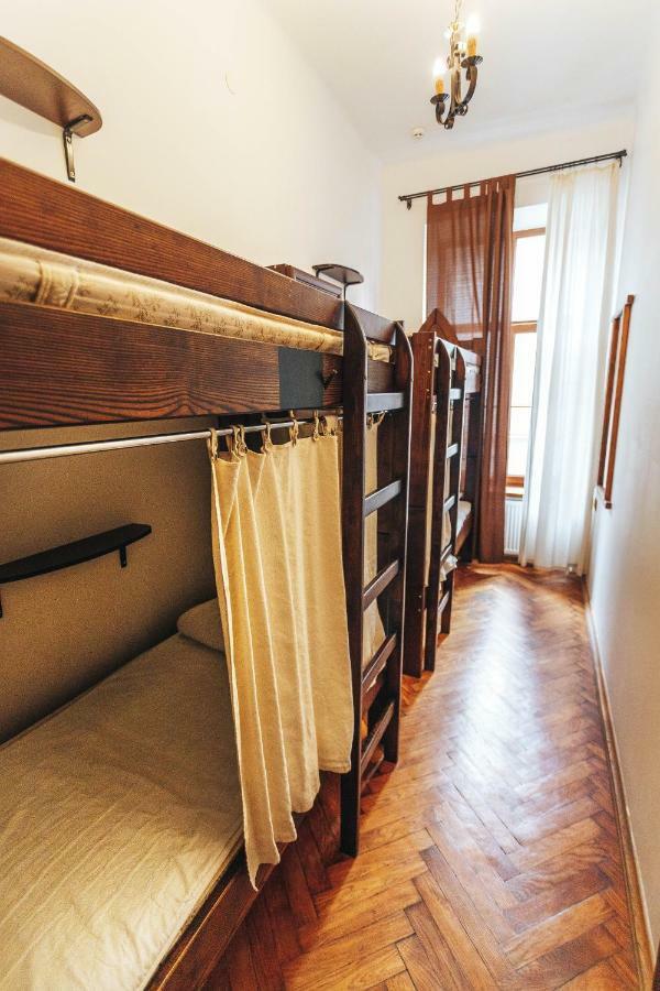 Ghostel - Medieval Hostel ลวีฟ ภายนอก รูปภาพ