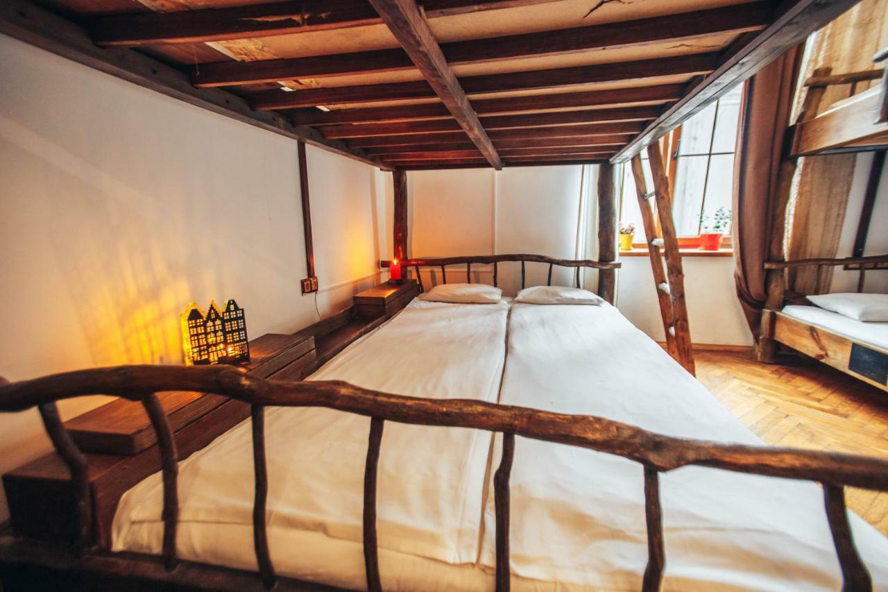 Ghostel - Medieval Hostel ลวีฟ ภายนอก รูปภาพ