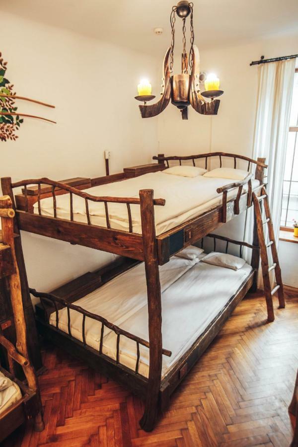 Ghostel - Medieval Hostel ลวีฟ ภายนอก รูปภาพ