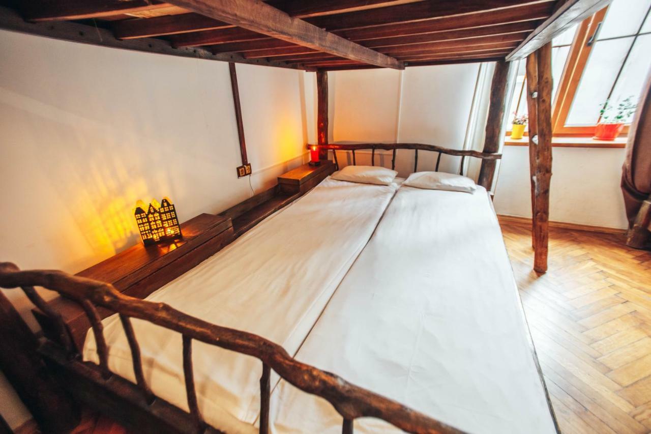 Ghostel - Medieval Hostel ลวีฟ ภายนอก รูปภาพ
