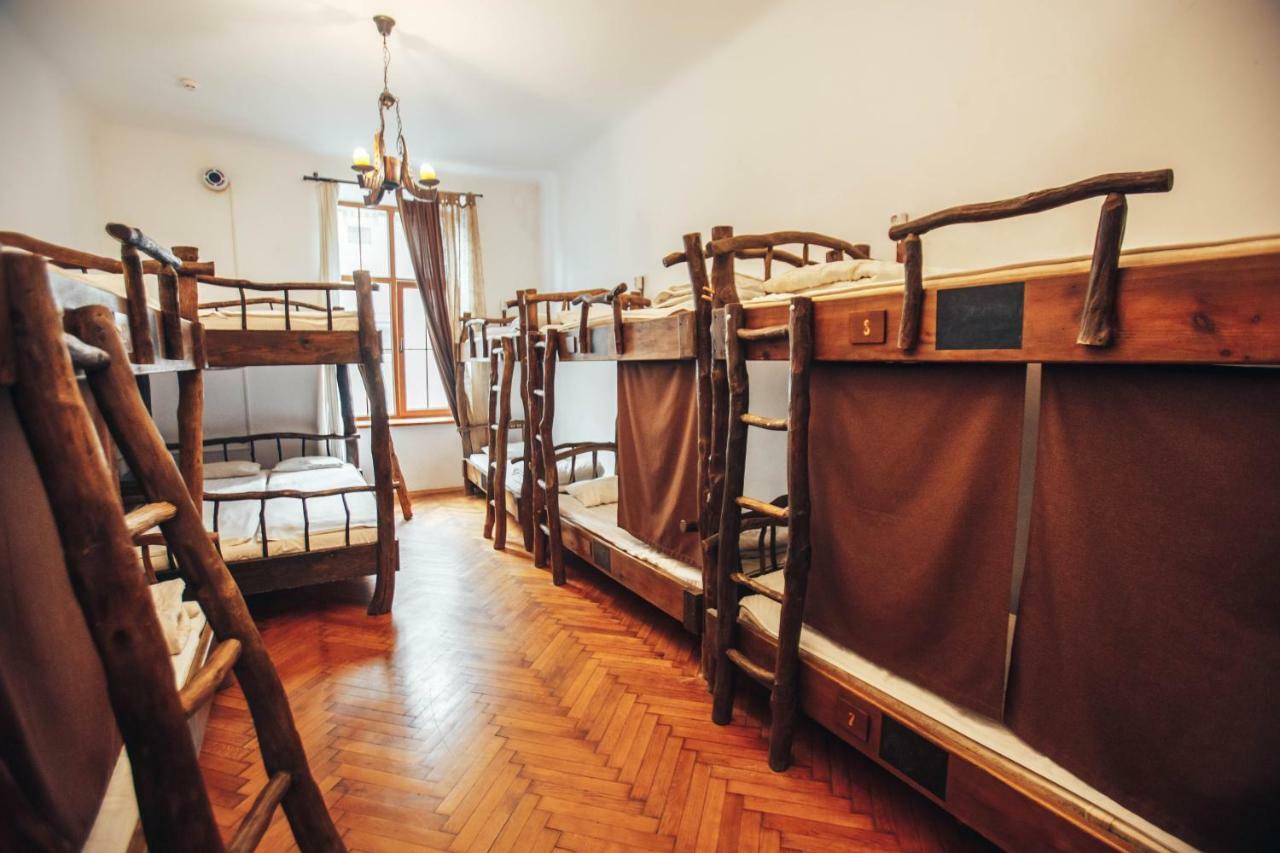 Ghostel - Medieval Hostel ลวีฟ ภายนอก รูปภาพ
